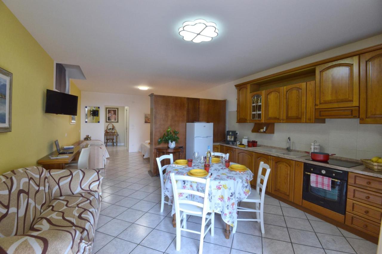 Antiche Mura Casa Vacanze Puegnago sul Garda Exterior foto
