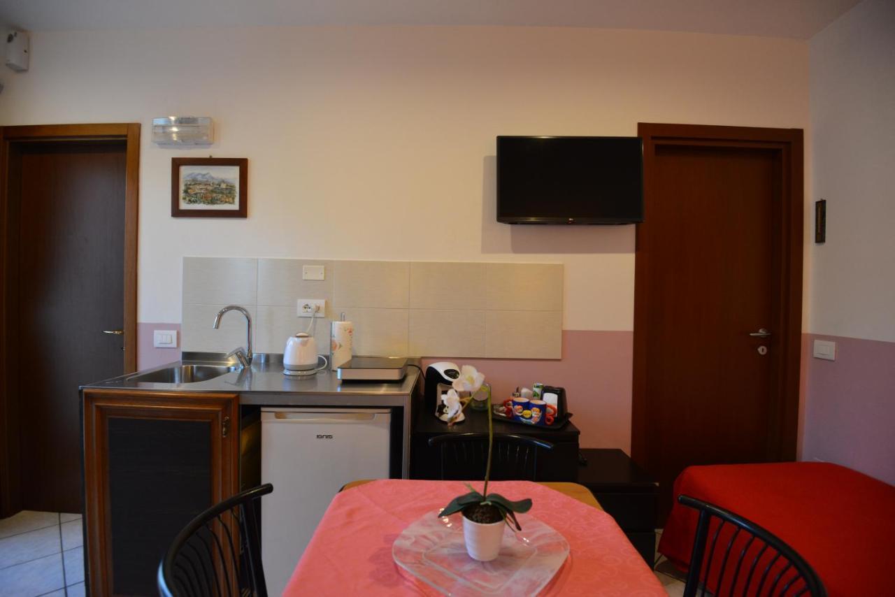 Apartamento Antiche Mura Casa Vacanze Puegnago sul Garda Exterior foto